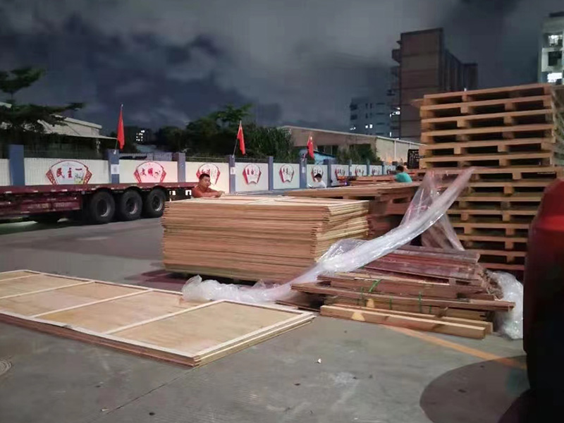 深圳(zhèn)石岩某(mou)重型設(she)備包裝(zhuāng)